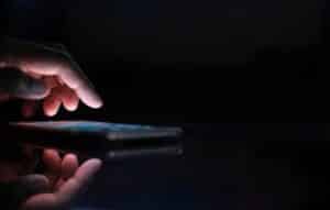 Aumente o brilho do seu celular!