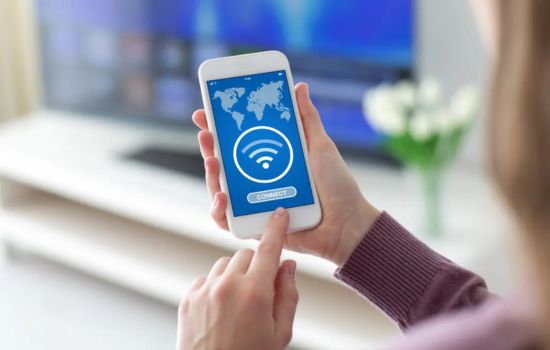 Connect effortlessly with automatic WiFi