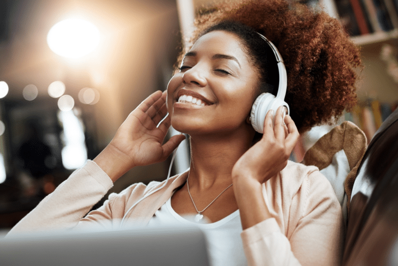 Ouça músicas gospel grátis: melhores sites e apps atuais